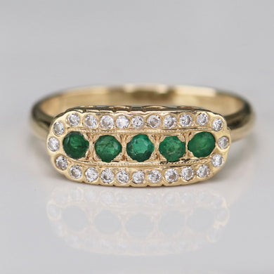 Vintage Emerald and diamond ring in 14k yellow gold