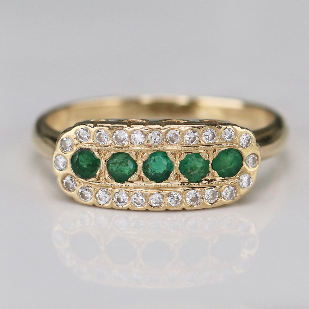 Vintage Emerald and diamond ring in 14k yellow gold