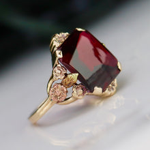 Load image into Gallery viewer, Estate vintage lab grown ruby ring in yellow gold