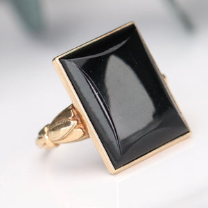 Vintage Estate rectangular Onyx ring in yellow gold