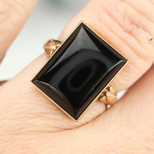 Load image into Gallery viewer, Vintage Estate rectangular Onyx ring in yellow gold