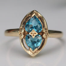 Load image into Gallery viewer, Estate vintage sweet Blue topaz ring in yellow gold