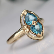 Load image into Gallery viewer, Estate vintage sweet Blue topaz ring in yellow gold