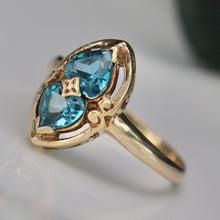 Load image into Gallery viewer, Estate vintage sweet Blue topaz ring in yellow gold