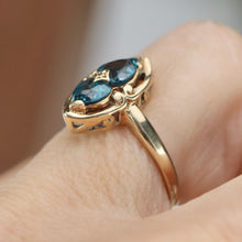 Load image into Gallery viewer, Estate vintage sweet Blue topaz ring in yellow gold