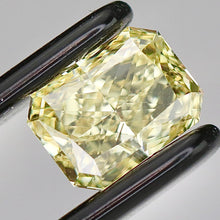 Load image into Gallery viewer, 3.05ct radiant shaped loose lab grown diamond FVY/VS1 with IGI report