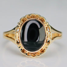 Load image into Gallery viewer, Estate classic vintage oval onyx ring in yellow gold