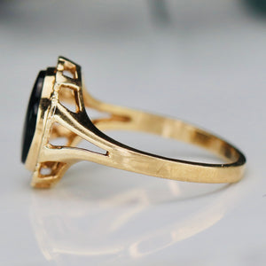 Estate classic vintage oval onyx ring in yellow gold