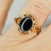 Load image into Gallery viewer, Estate classic vintage oval onyx ring in yellow gold