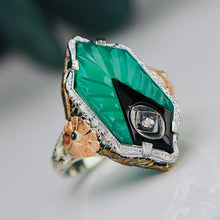 Load image into Gallery viewer, Estate vintage onyx and Chrysoprase ring in 14k gold