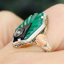 Load image into Gallery viewer, Estate vintage onyx and Chrysoprase ring in 14k gold
