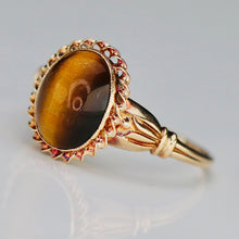 Load image into Gallery viewer, Estate vintage tigers eye ring in yellow gold