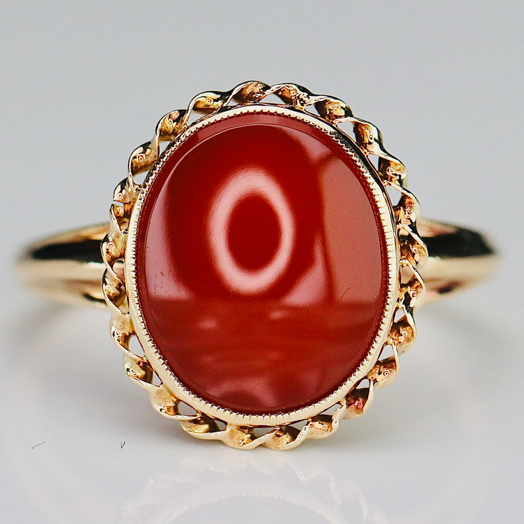 Estate vintage Carnelian ring in yellow gold