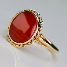 Load image into Gallery viewer, Estate vintage Carnelian ring in yellow gold