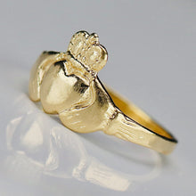 Load image into Gallery viewer, Estate Classic claddagh pinky ring from Ireland in yellow gold
