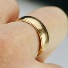 Load image into Gallery viewer, Estate vintage wide band in yellow gold