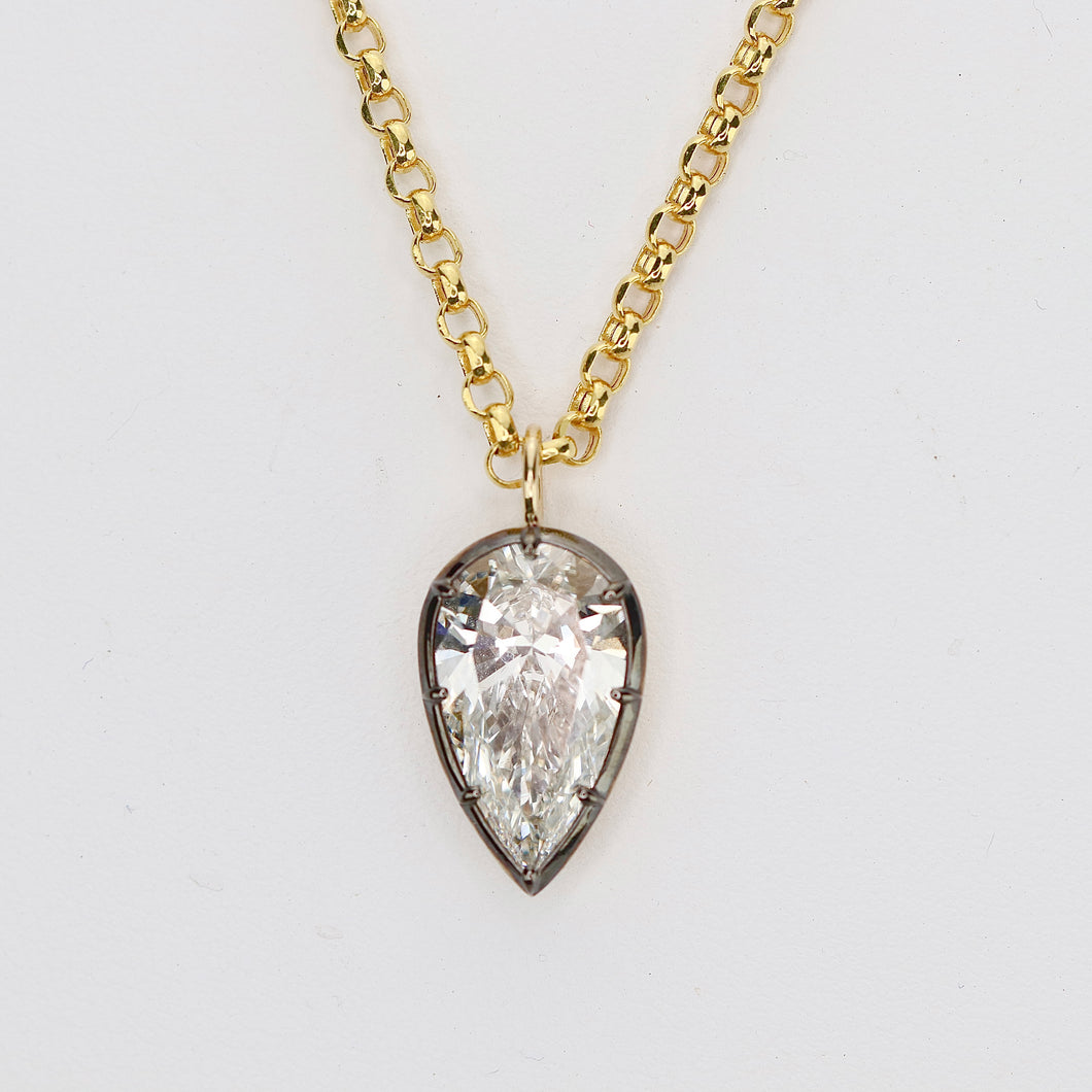 4.35ct pear cut lab grown diamond F/VS1 necklace in 14k