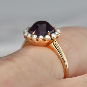 Estate Vintage amethyst and pearl ring in 14k yellow gold