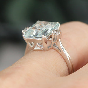 Estate vintage Aquamarine and diamond ring in 14k white gold