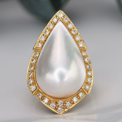 Estate Vintage mabé pearl and diamond ring in 18k yellow gold