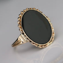 Load image into Gallery viewer, Estate classic oval onyx vintage ring in yellow gold