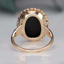 Load image into Gallery viewer, Estate classic oval onyx vintage ring in yellow gold