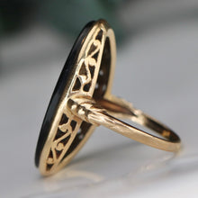 Load image into Gallery viewer, Estate Initial L oval onyx vintage ring in yellow gold