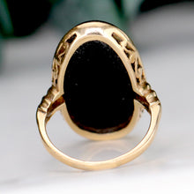 Load image into Gallery viewer, Estate Initial L oval onyx vintage ring in yellow gold