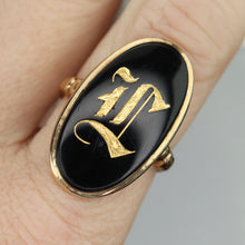Load image into Gallery viewer, Estate Initial L oval onyx vintage ring in yellow gold