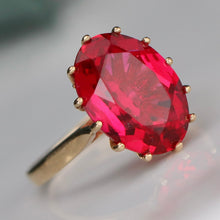 Load image into Gallery viewer, Estate vintage red paste ring in yellow gold