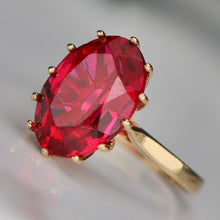 Load image into Gallery viewer, Estate vintage red paste ring in yellow gold