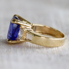 Load image into Gallery viewer, Estate vintage tanzanite and diamond ring in 18k yellow gold