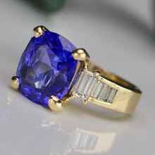 Load image into Gallery viewer, Estate vintage tanzanite and diamond ring in 18k yellow gold