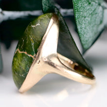 Load image into Gallery viewer, Estate Vintage Green Turquoise ring in yellow gold