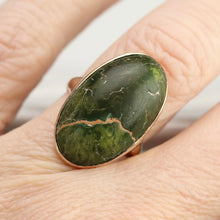 Load image into Gallery viewer, Estate Vintage Green Turquoise ring in yellow gold