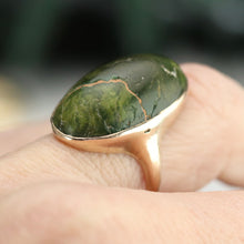Load image into Gallery viewer, Estate Vintage Green Turquoise ring in yellow gold