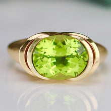 Load image into Gallery viewer, Estate Peridot ring in heavy 14k yellow gold