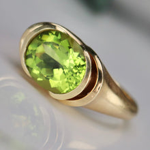 Load image into Gallery viewer, Estate Peridot ring in heavy 14k yellow gold