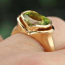 Load image into Gallery viewer, Estate Peridot ring in heavy 14k yellow gold