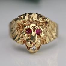 Load image into Gallery viewer, Vintage estate Lion’s head ring in yellow gold