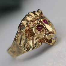 Load image into Gallery viewer, Vintage estate Lion’s head ring in yellow gold