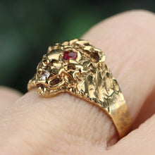 Load image into Gallery viewer, Vintage estate Lion’s head ring in yellow gold