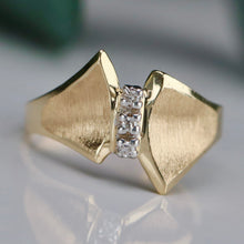 Load image into Gallery viewer, Vintage diamond ring in yellow gold