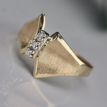 Load image into Gallery viewer, Vintage diamond ring in yellow gold