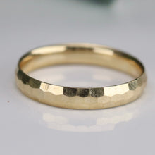 Load image into Gallery viewer, Faceted band in 14k yellow gold