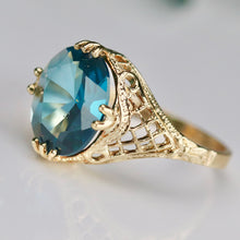 Load image into Gallery viewer, Vintage deep blue lab grown spinel ring in yellow gold