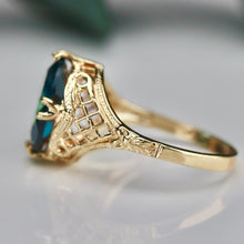 Load image into Gallery viewer, Vintage deep blue lab grown spinel ring in yellow gold