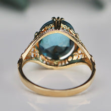 Load image into Gallery viewer, Vintage deep blue lab grown spinel ring in yellow gold