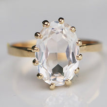 Load image into Gallery viewer, Estate vintage clear lab grown spinel ring in yellow gold