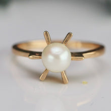 Load image into Gallery viewer, 40% OFF! Vintage pearl ring in yellow gold
